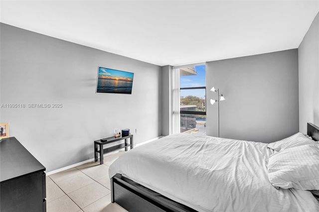 3675 N Country Club Dr 410, Aventura, FL 33180