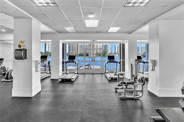 3675 N Country Club Dr 410, Aventura, FL 33180