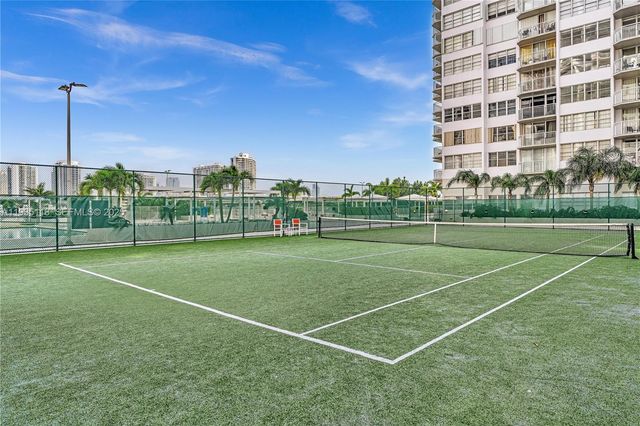 3675 N Country Club Dr 410, Aventura, FL 33180