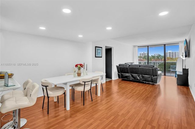 3675 N Country Club Dr 410, Aventura, FL 33180