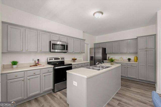 125 Kevins Drive, Hampton, GA 30228