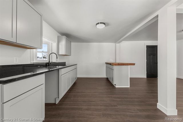4296 Burgess Road, Pinckney, MI 48169