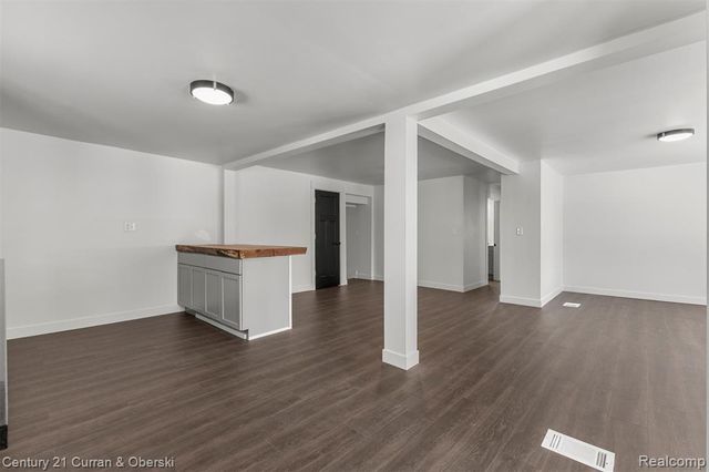 4296 Burgess Road, Pinckney, MI 48169