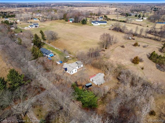 4296 Burgess Road, Pinckney, MI 48169