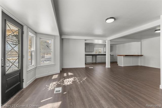 4296 Burgess Road, Pinckney, MI 48169