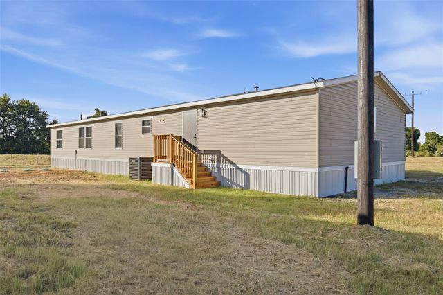 3299 Dale LN, Dale, TX 78616