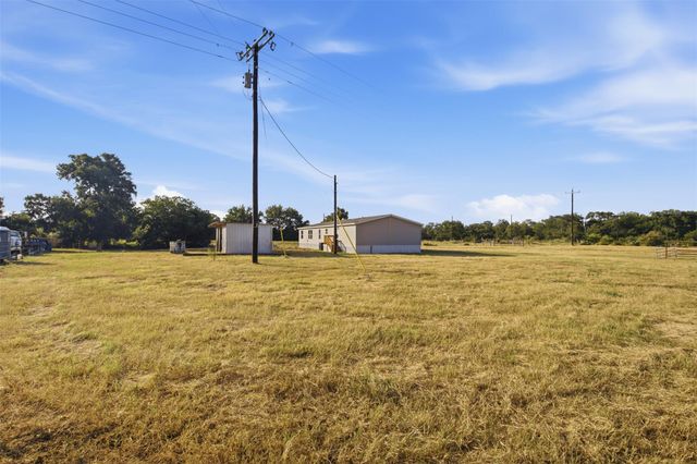 3299 Dale LN, Dale, TX 78616