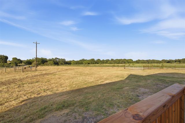 3299 Dale LN, Dale, TX 78616