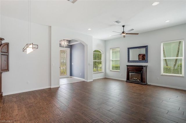 1880 Par DR, Naples, FL 34120