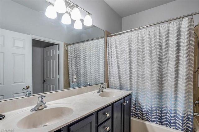 1880 Par DR, Naples, FL 34120