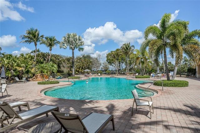 1880 Par DR, Naples, FL 34120