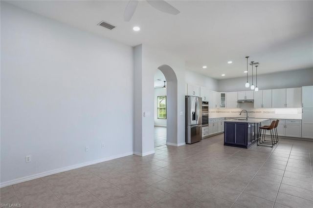 1880 Par DR, Naples, FL 34120