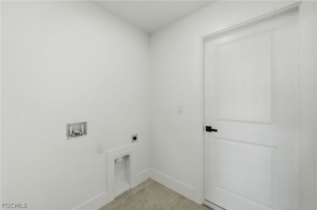 2105 NE 1st AVE, Cape Coral, FL 33909