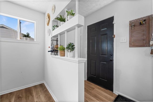 1338 Clarfield Avenue, Columbus, OH 43207