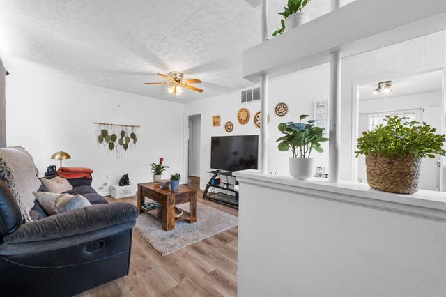 1338 Clarfield Avenue, Columbus, OH 43207