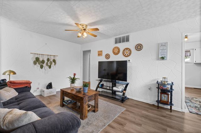 1338 Clarfield Avenue, Columbus, OH 43207