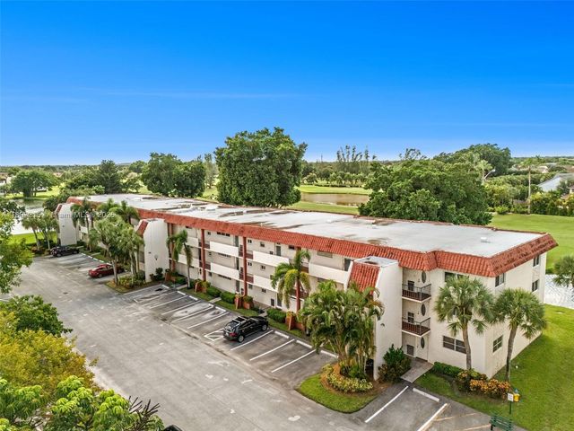9811 N Hollybrook Lake Dr 103, Pembroke Pines, FL 33025