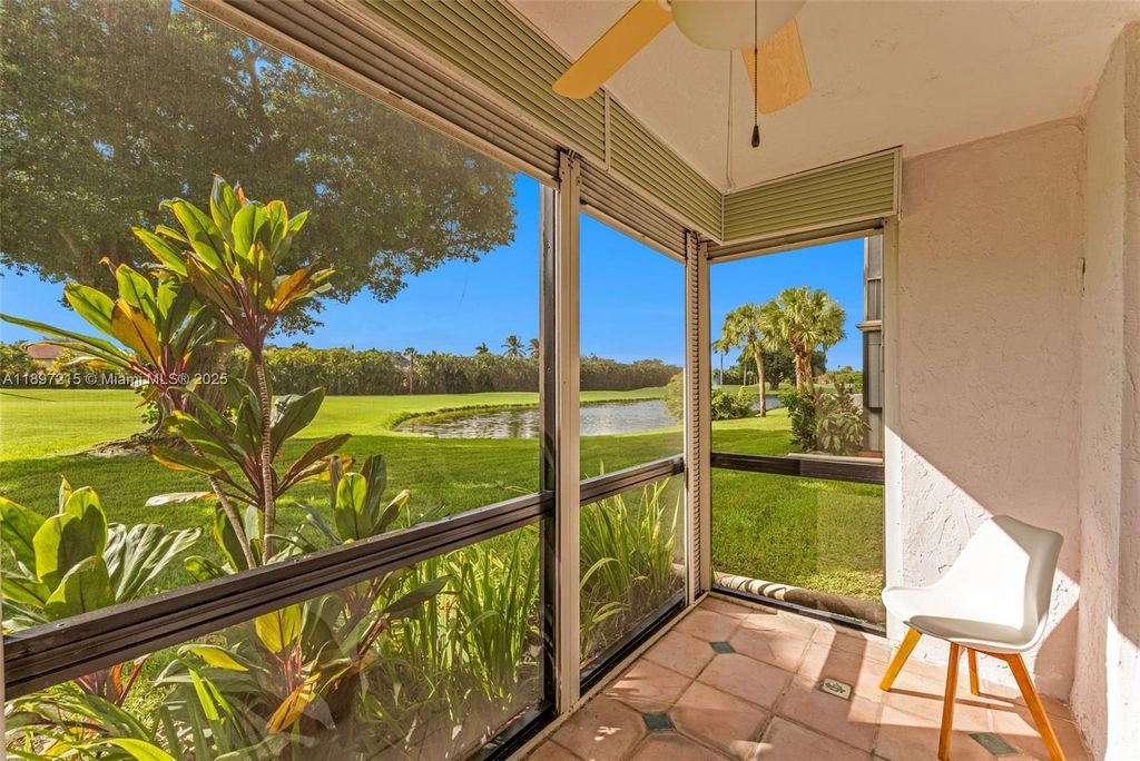 9811 N Hollybrook Lake Dr 103, Pembroke Pines, FL 33025
