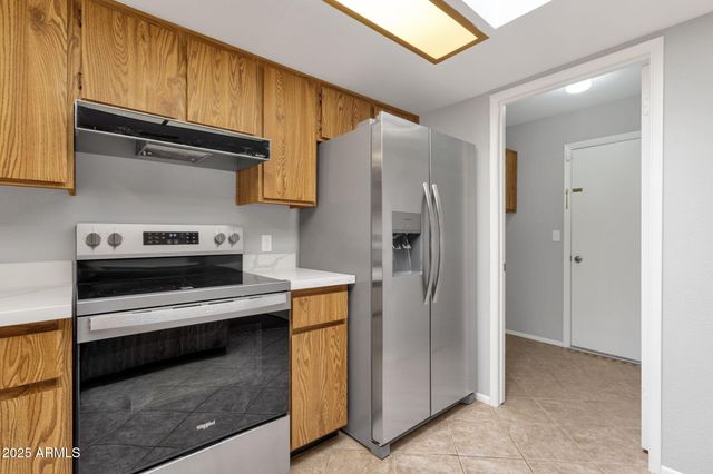 2530 E WAGONER Road, Phoenix, AZ 85032