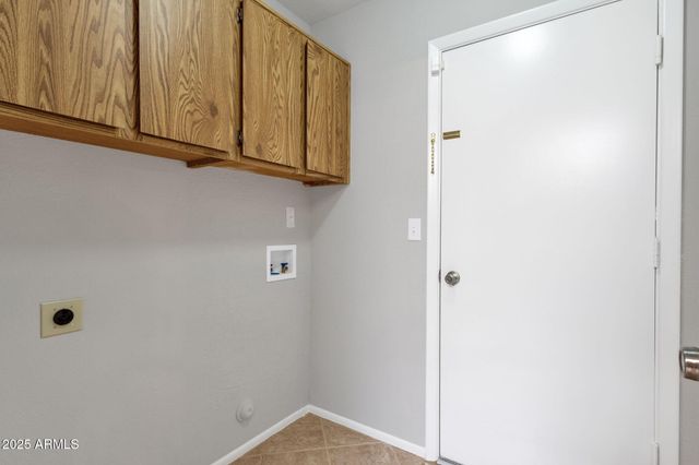 2530 E WAGONER Road, Phoenix, AZ 85032