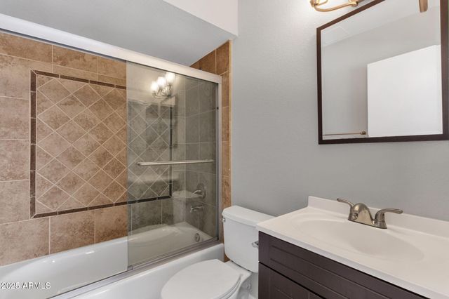 2530 E WAGONER Road, Phoenix, AZ 85032