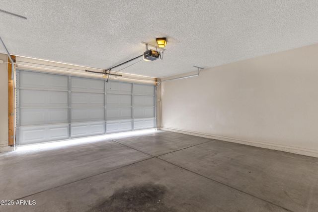 2530 E WAGONER Road, Phoenix, AZ 85032