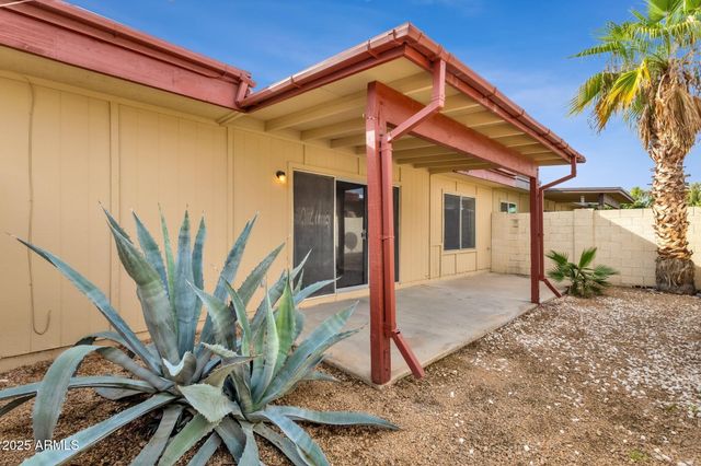 2530 E WAGONER Road, Phoenix, AZ 85032
