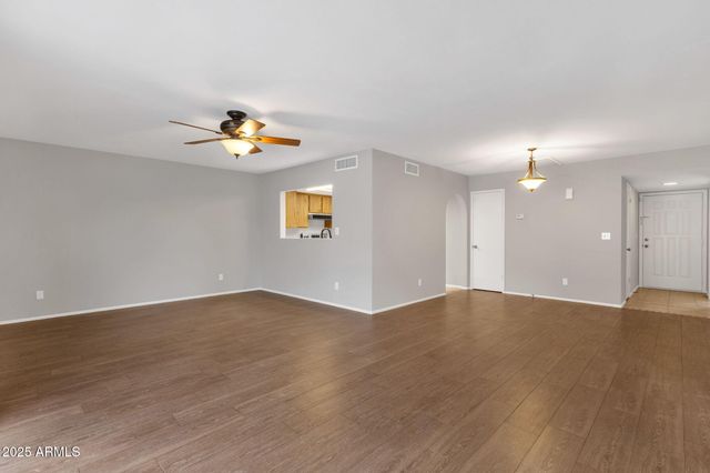 2530 E WAGONER Road, Phoenix, AZ 85032