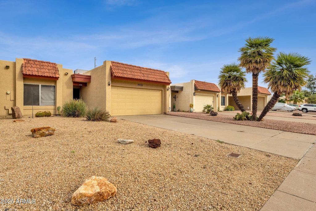 2530 E WAGONER Road, Phoenix, AZ 85032
