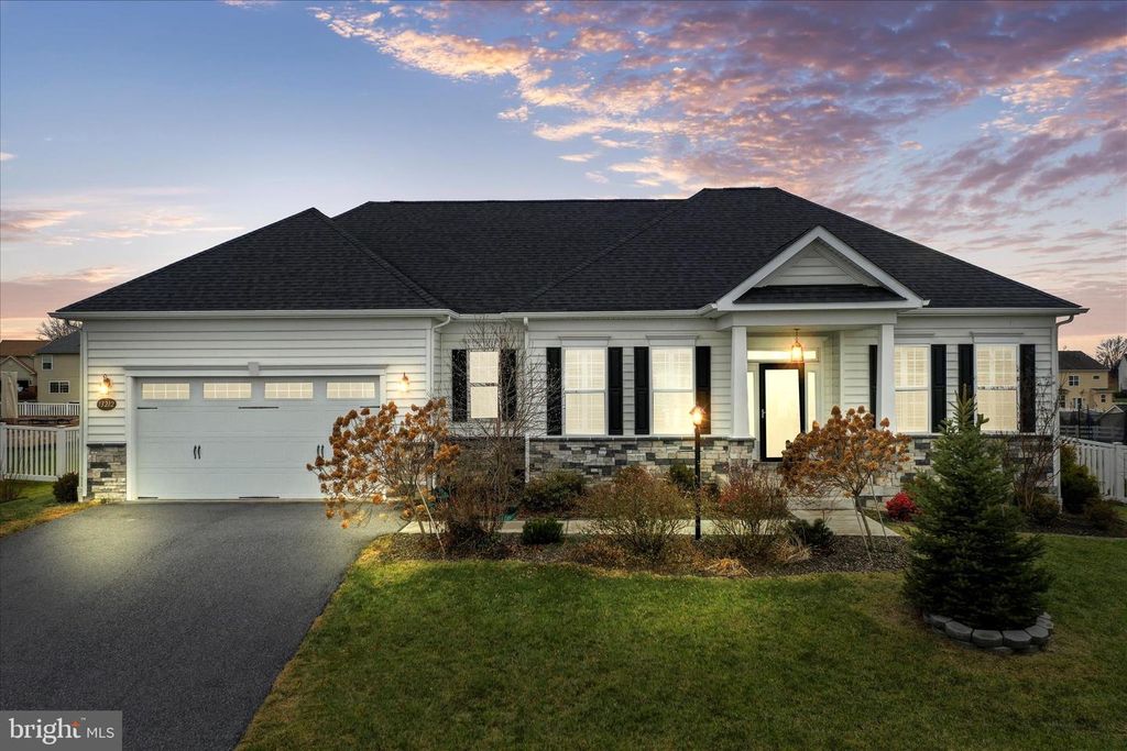 13212 JOHN MARTIN DR, Williamsport, MD 21795