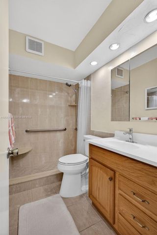 112 Doolen Ct 306, North Palm Beach, FL 33408