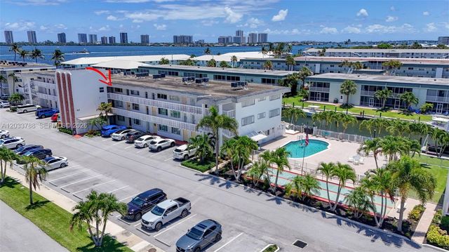 112 Doolen Ct 306, North Palm Beach, FL 33408