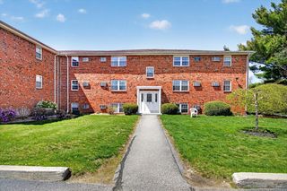 91 Pleasant St A6, Medfield, MA 02052