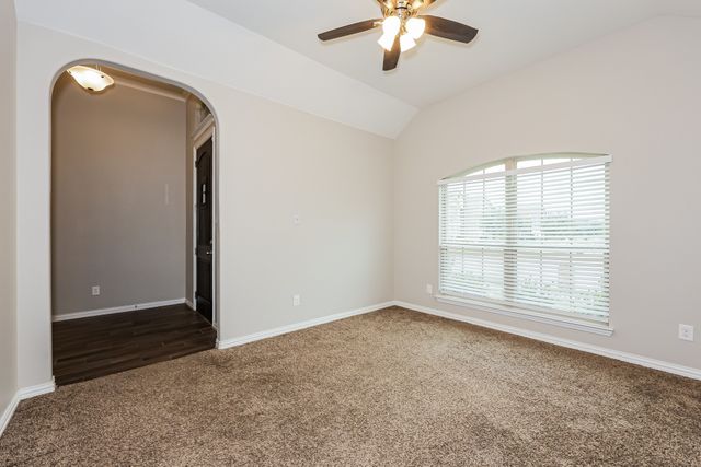 3213 Charing Cross Road, Midlothian, TX 76065