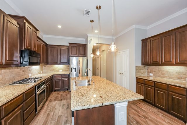 3213 Charing Cross Road, Midlothian, TX 76065