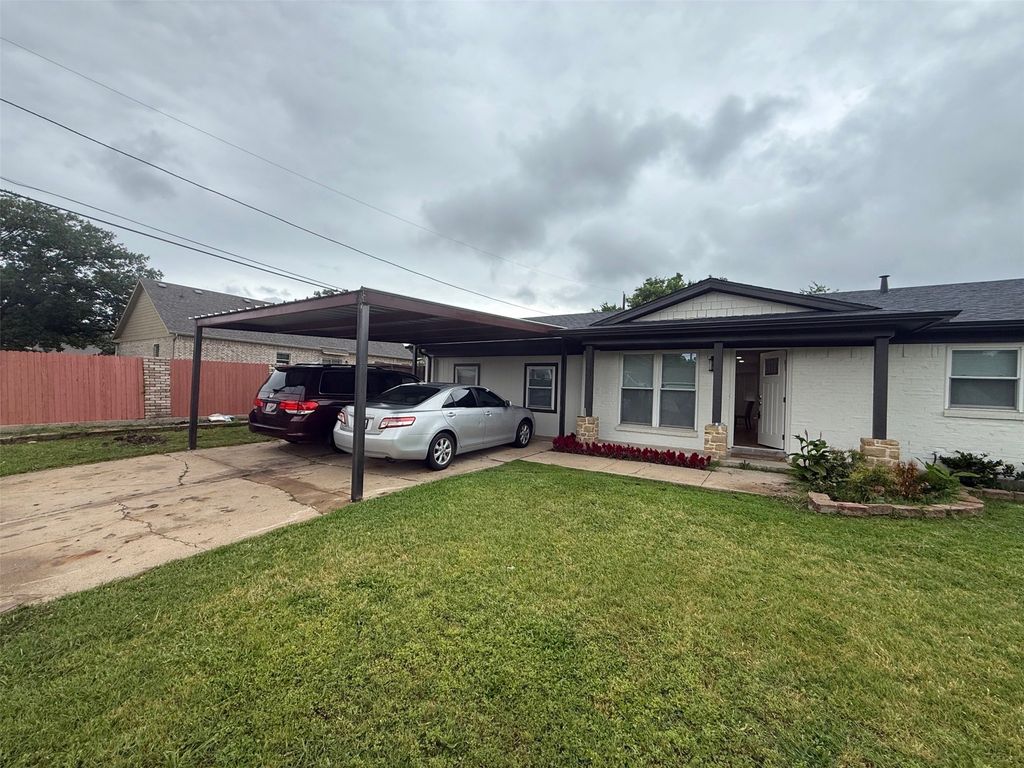 5905 Saramac Drive, Watauga, TX 76148