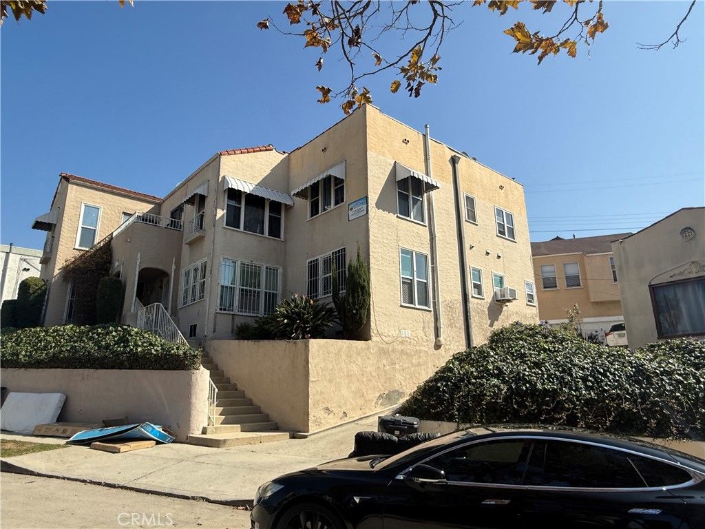 2116 S Palm Grove Avenue, Los Angeles, CA 90016 — exterior