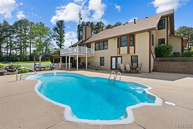 22191 Meremonte Road, Warrenton, MO 63383