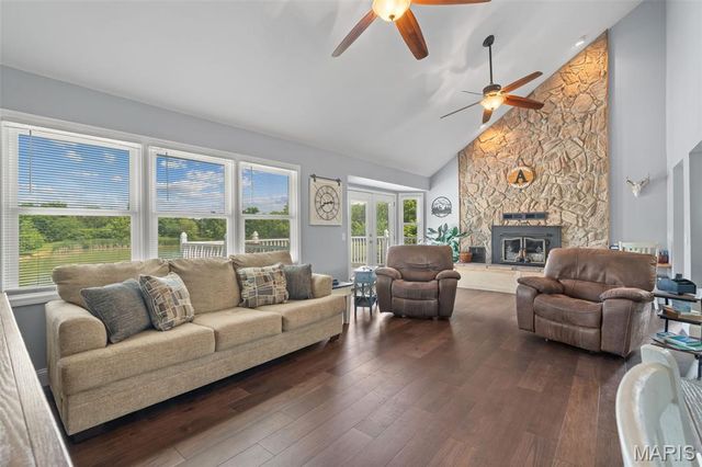 22191 Meremonte Road, Warrenton, MO 63383