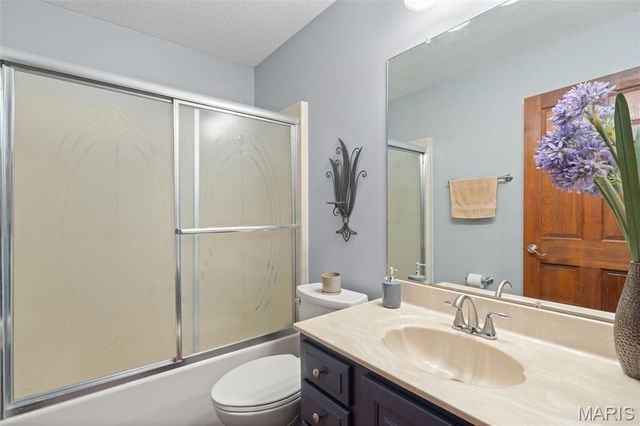 22191 Meremonte Road, Warrenton, MO 63383