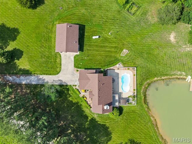 22191 Meremonte Road, Warrenton, MO 63383