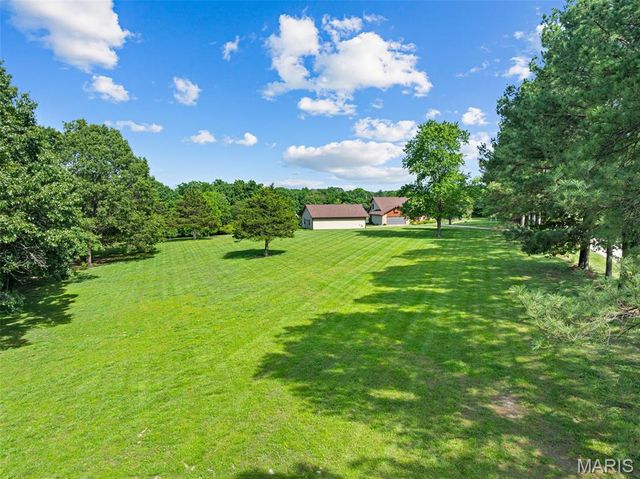 22191 Meremonte Road, Warrenton, MO 63383