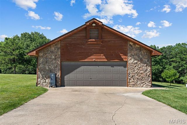 22191 Meremonte Road, Warrenton, MO 63383