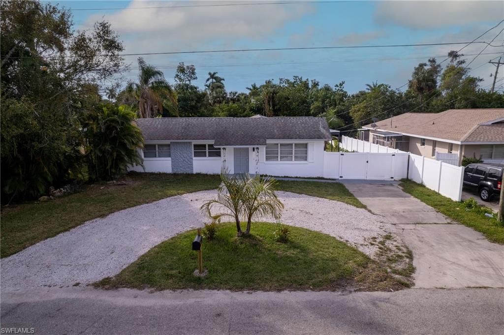 60 Cardinal DR, NORTH FORT MYERS, FL 33917 — photo 2