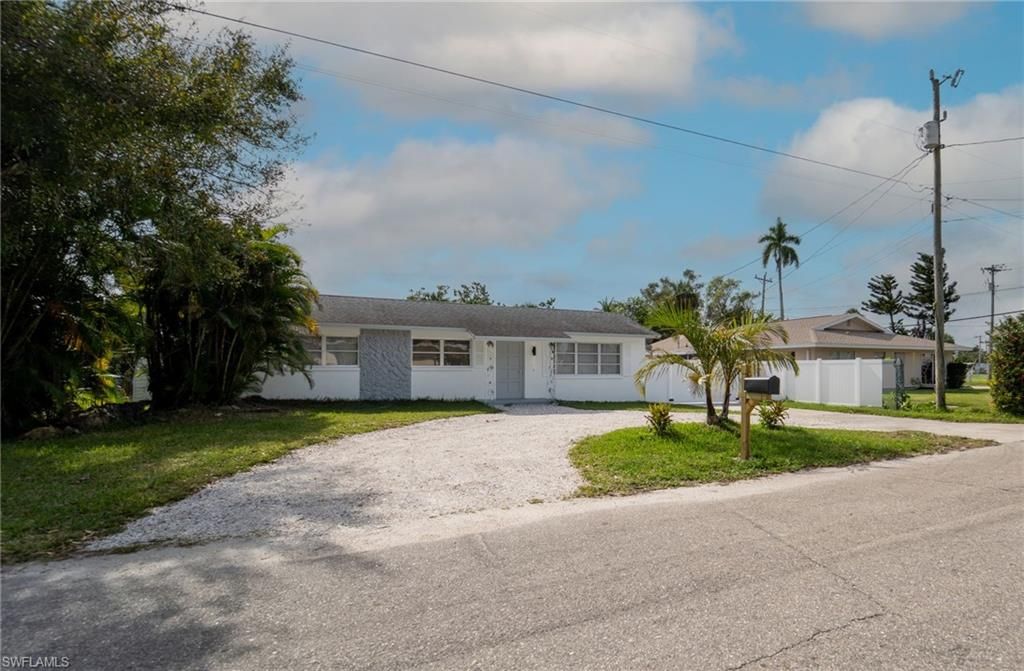 60 Cardinal DR, NORTH FORT MYERS, FL 33917 — photo 4