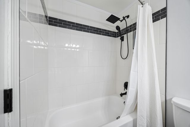 6010 Oakwood Drive 3H, Lisle, IL 60532
