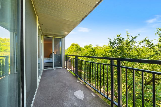 6010 Oakwood Drive 3H, Lisle, IL 60532
