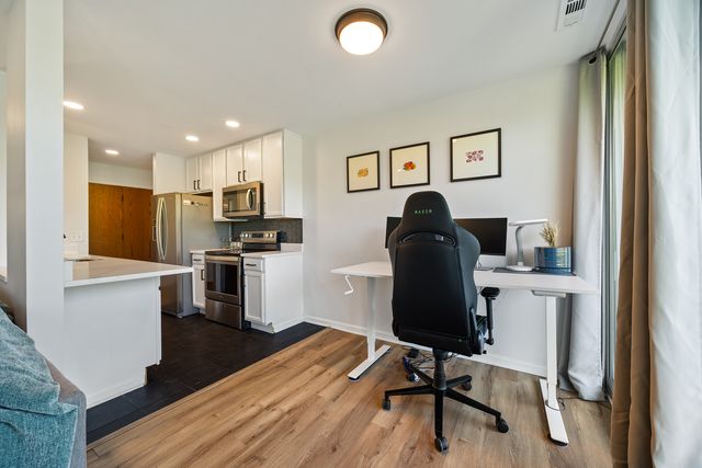 6010 Oakwood Drive 3H, Lisle, IL 60532