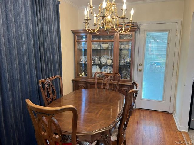 21 Oceanview Avenue, Valley Stream, NY 11581