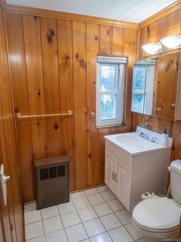 21 Oceanview Avenue, Valley Stream, NY 11581